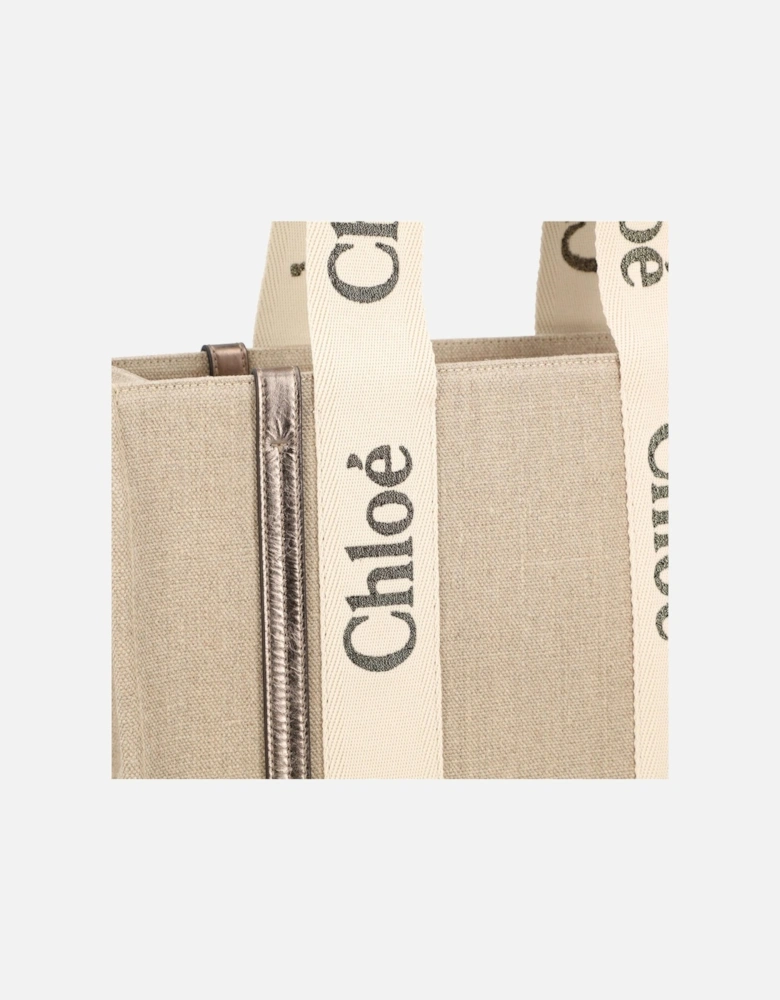 Essential Carryall: Versatile Tote Bag with Durable Construction and Comfortable Handles for Everyday Use
