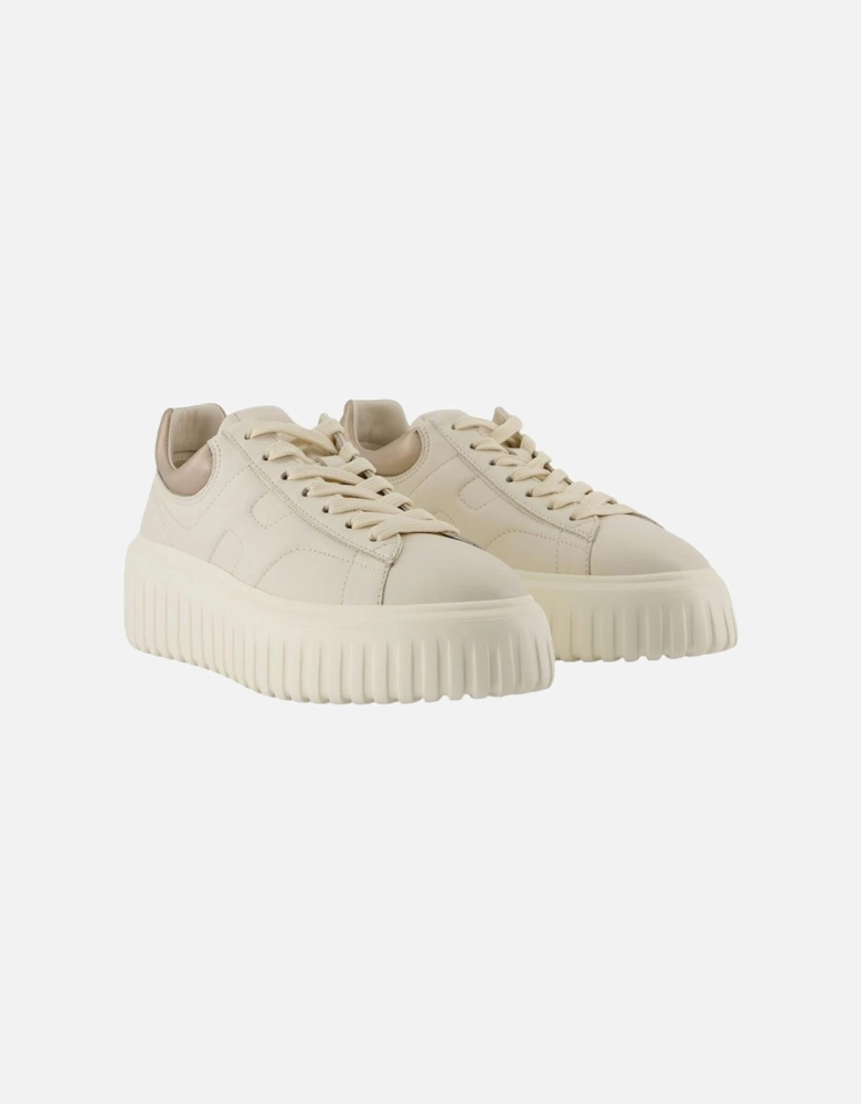 Comfortable Leather Upper Walking Shoes with Lace Up Closure