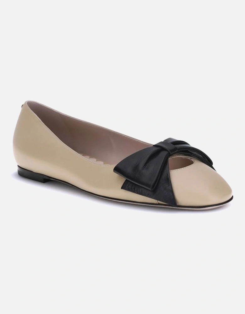 Elegant Leather Ballerinas with Contrasting Bow