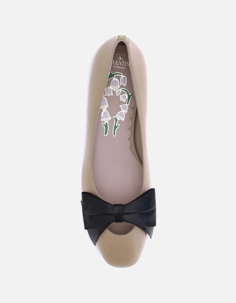 Elegant Leather Ballerinas with Contrasting Bow