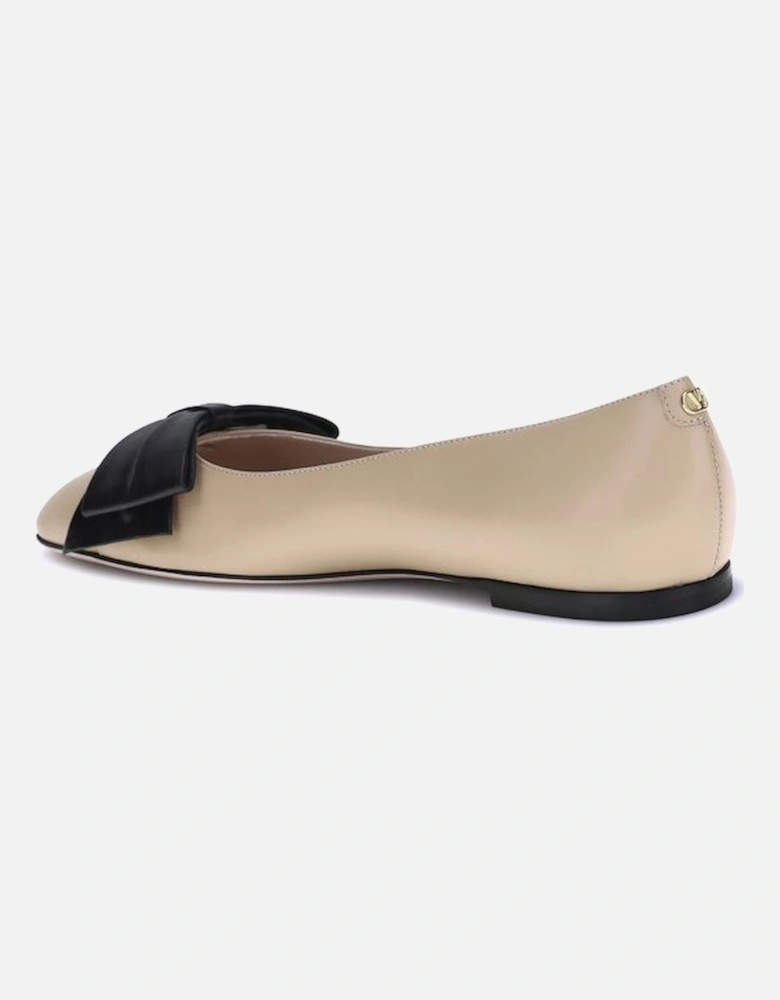 Elegant Leather Ballerinas with Contrasting Bow
