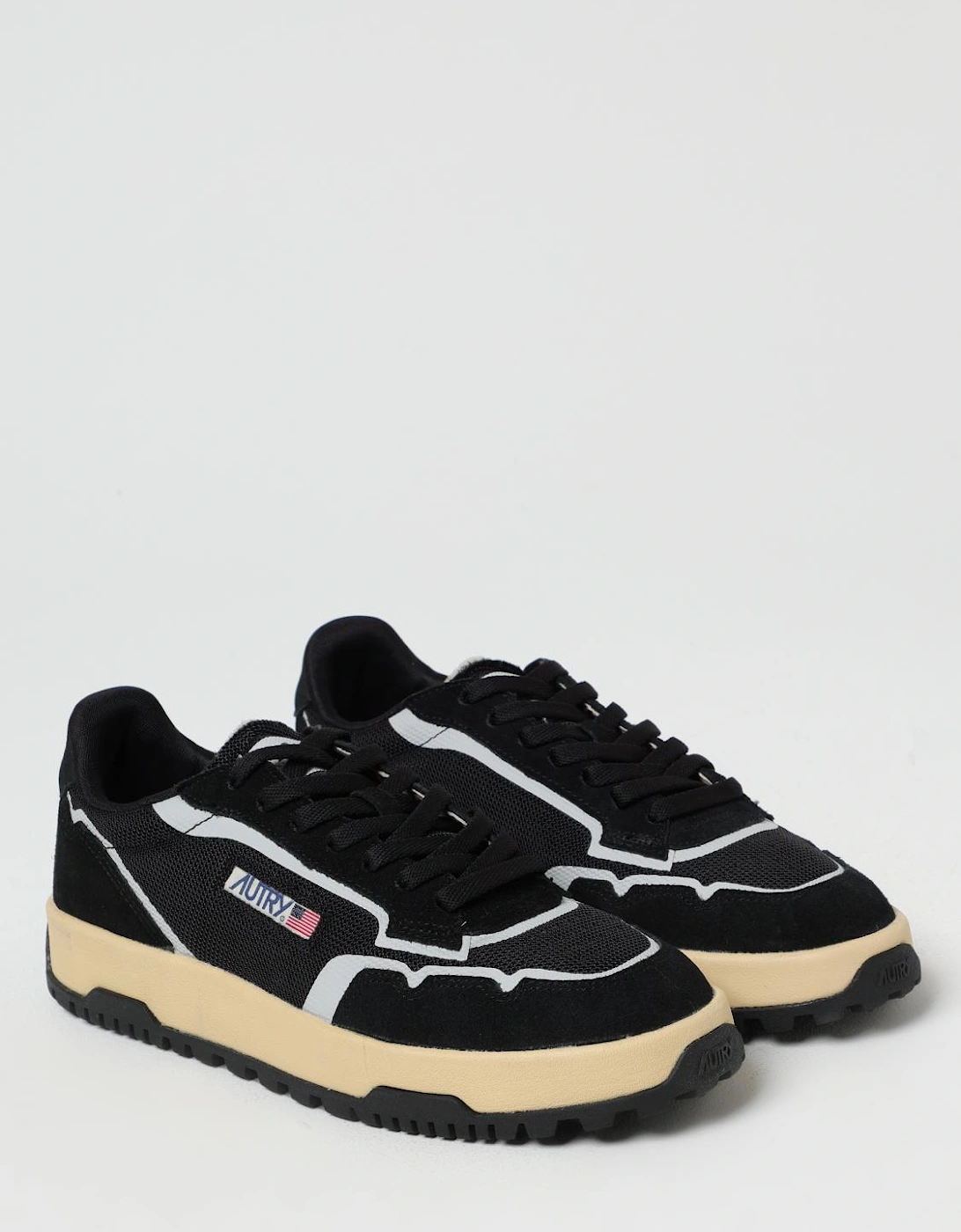 Medalist Low Top Sneaker