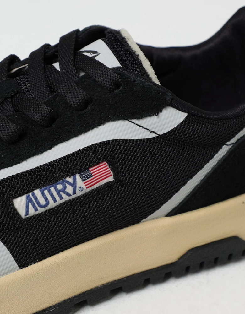 Medalist Low Top Sneaker