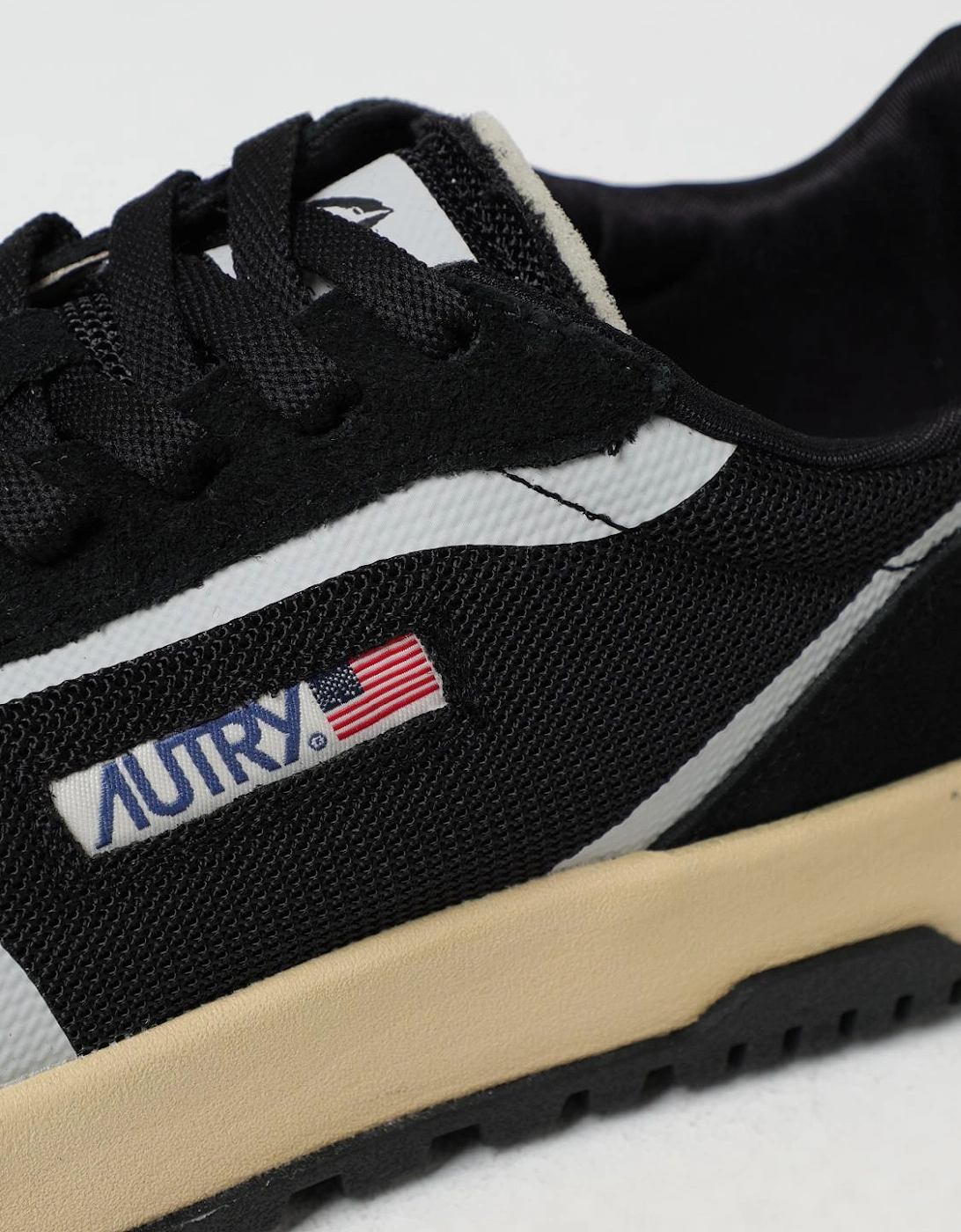 Medalist Low Top Sneaker