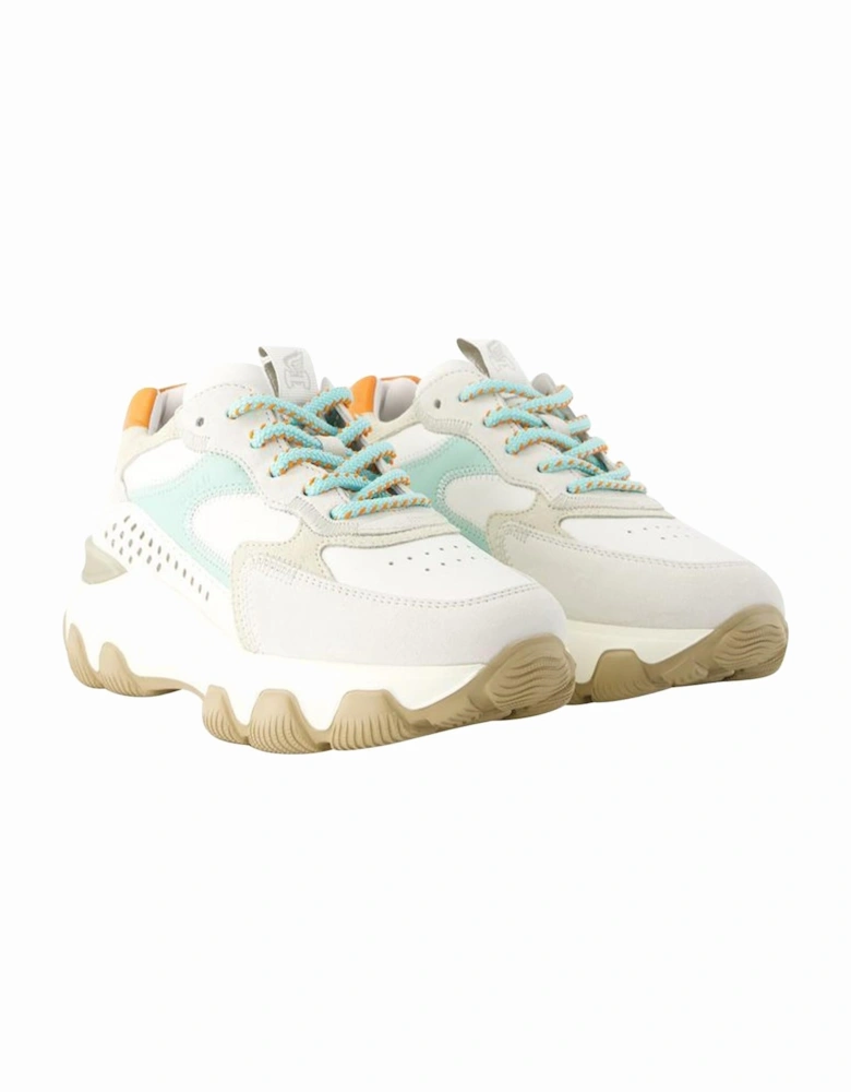 Smooth Leather Top Lace Sneakers
