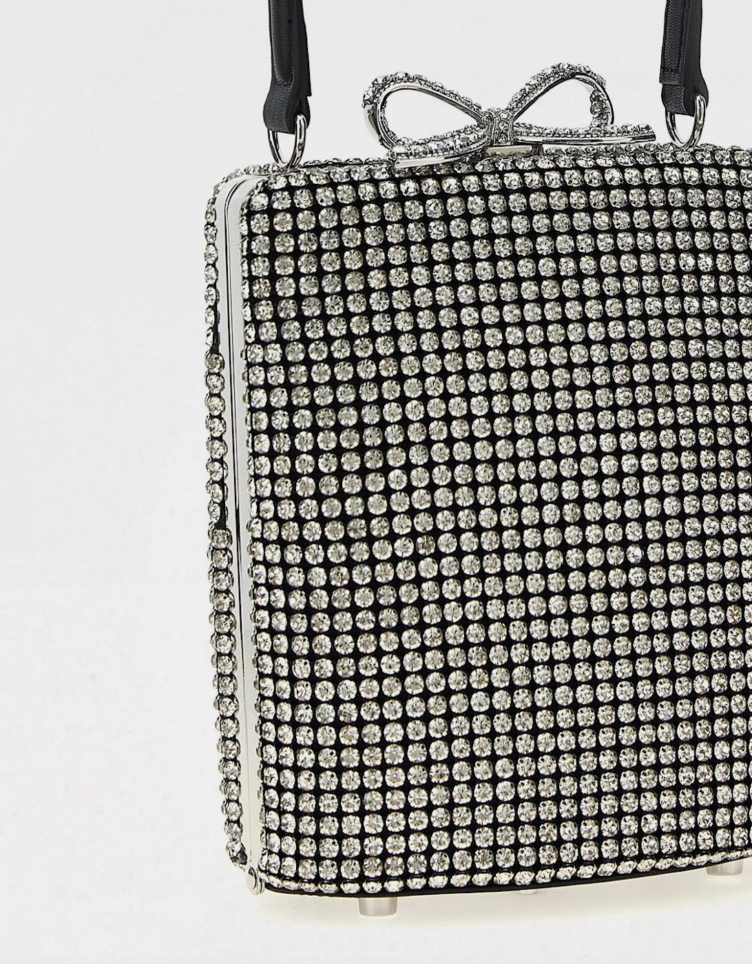 Elegant Shoulder Bag with Chain Strap and Embellished Detailing