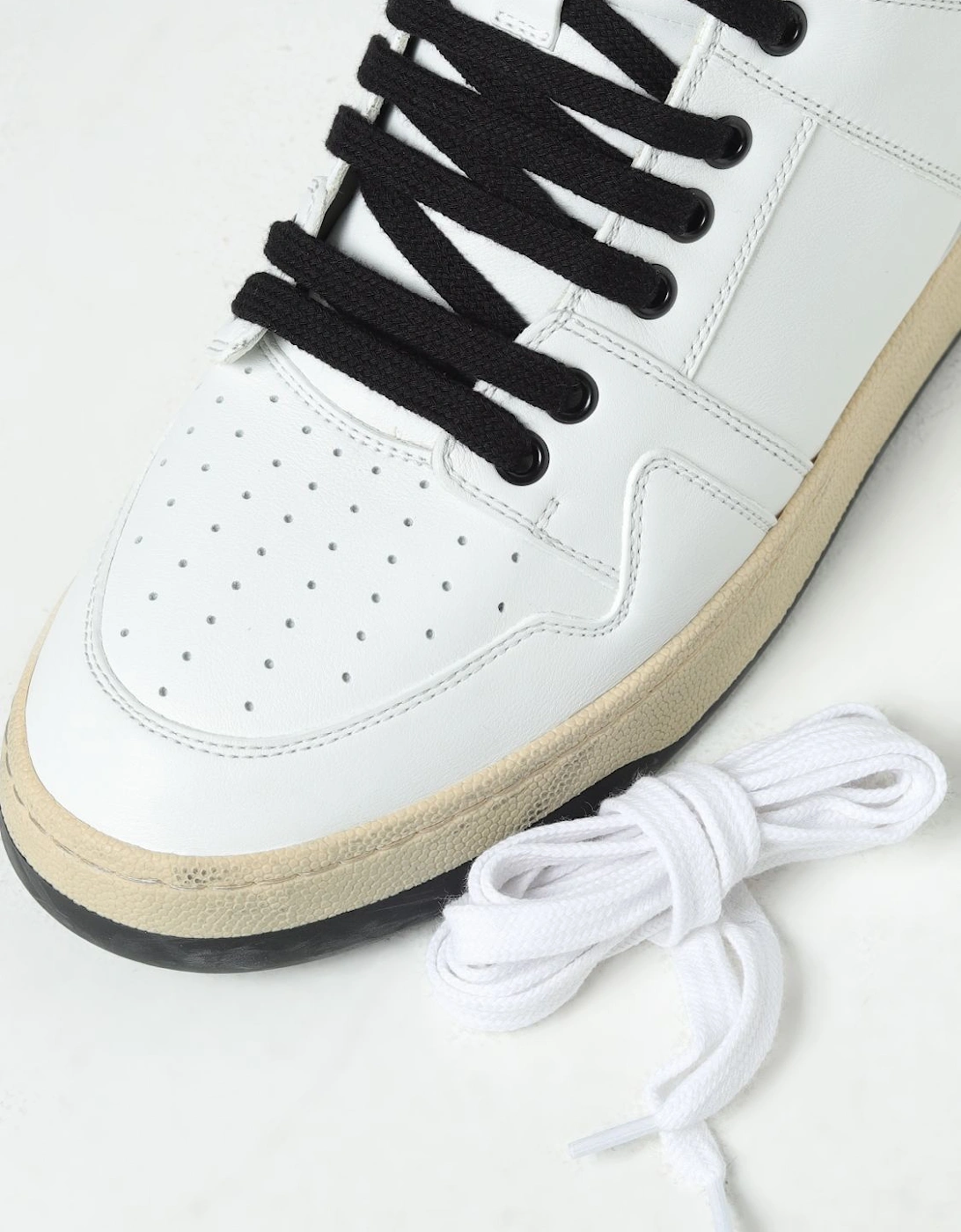 SL06 HighTop Sneaker