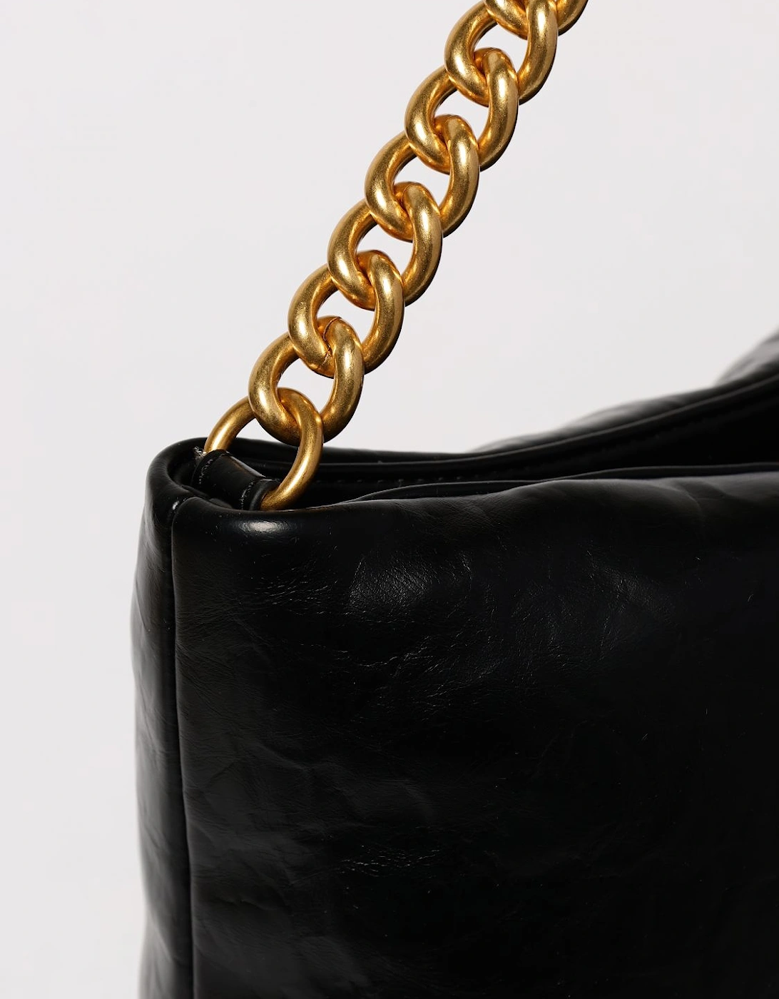ChainDetailed Leather Shoulder Bag