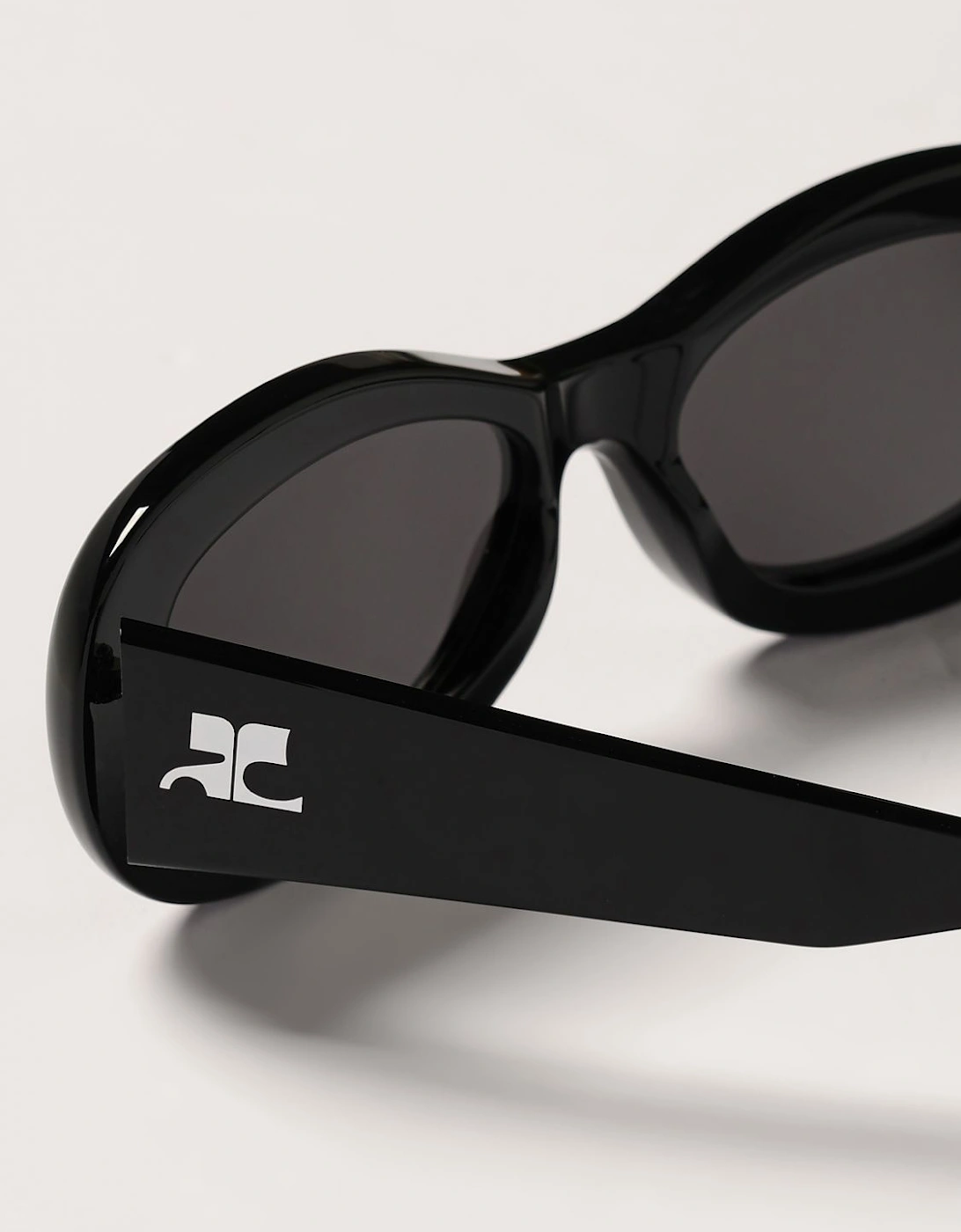 Elegant Modern Sunglasses for Stylish Look