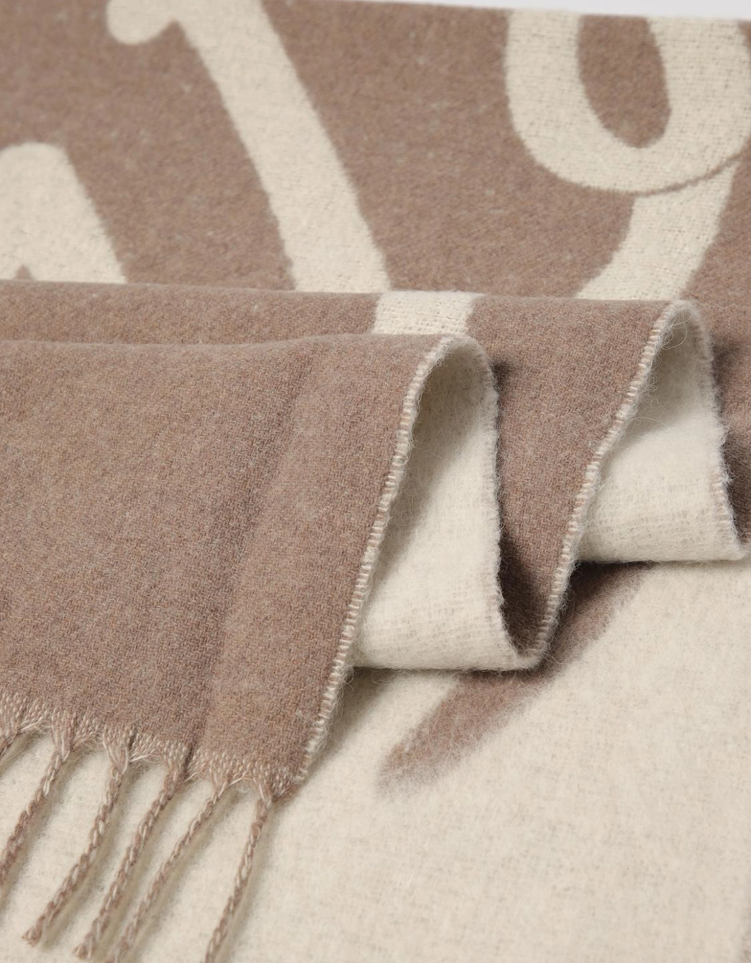 Woolen Scarf with Fringe