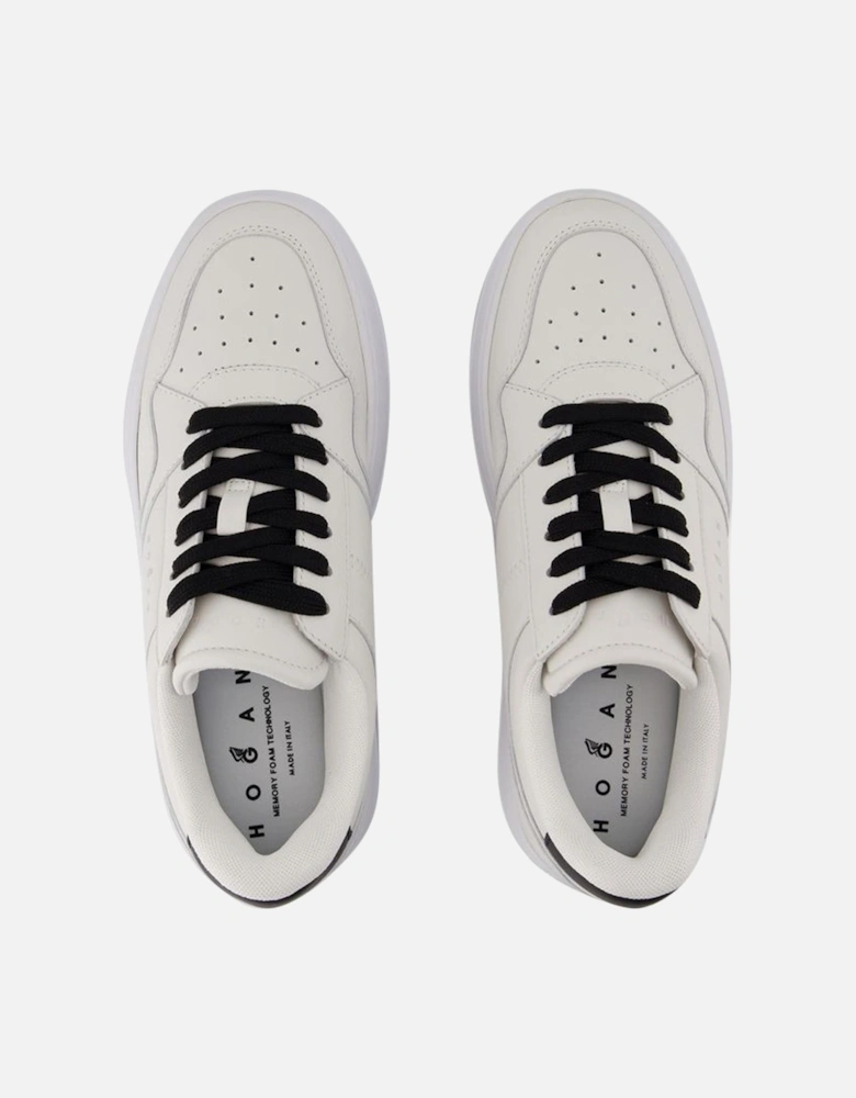 Leather Calfskin Round Toe Lace-Up Sneakers