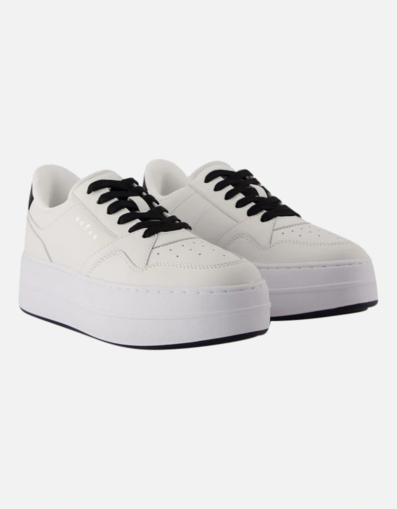 Leather Calfskin Round Toe Lace-Up Sneakers