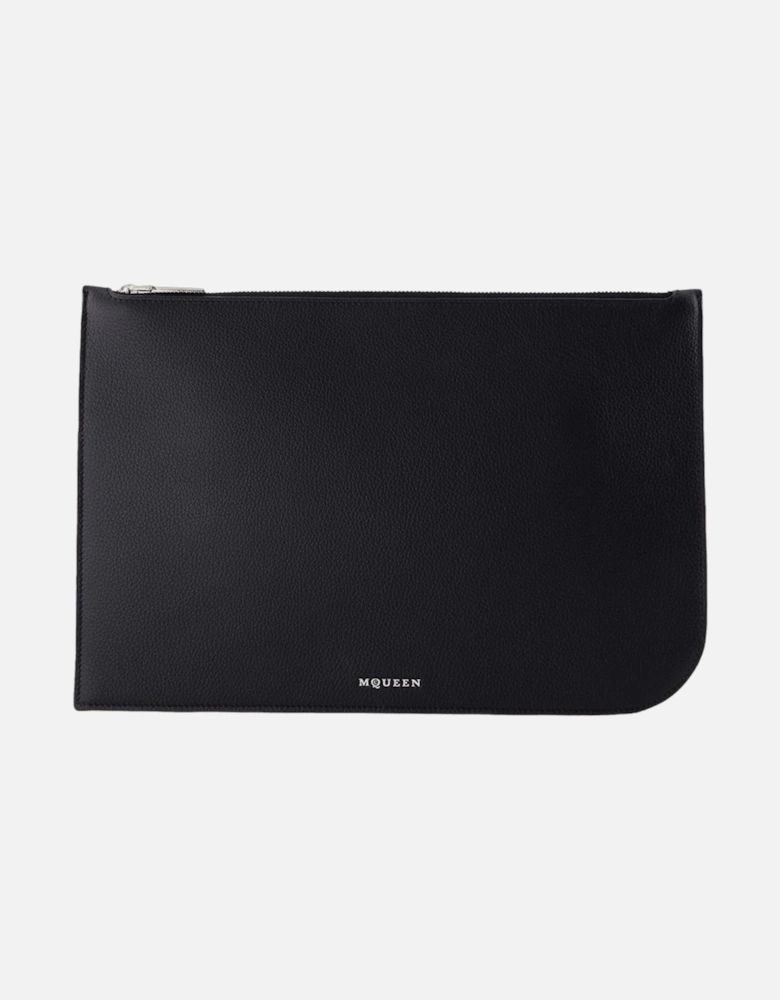 Leather Crossbody Bag with Magnetic Clasp and Adjustable Shoulder Strap