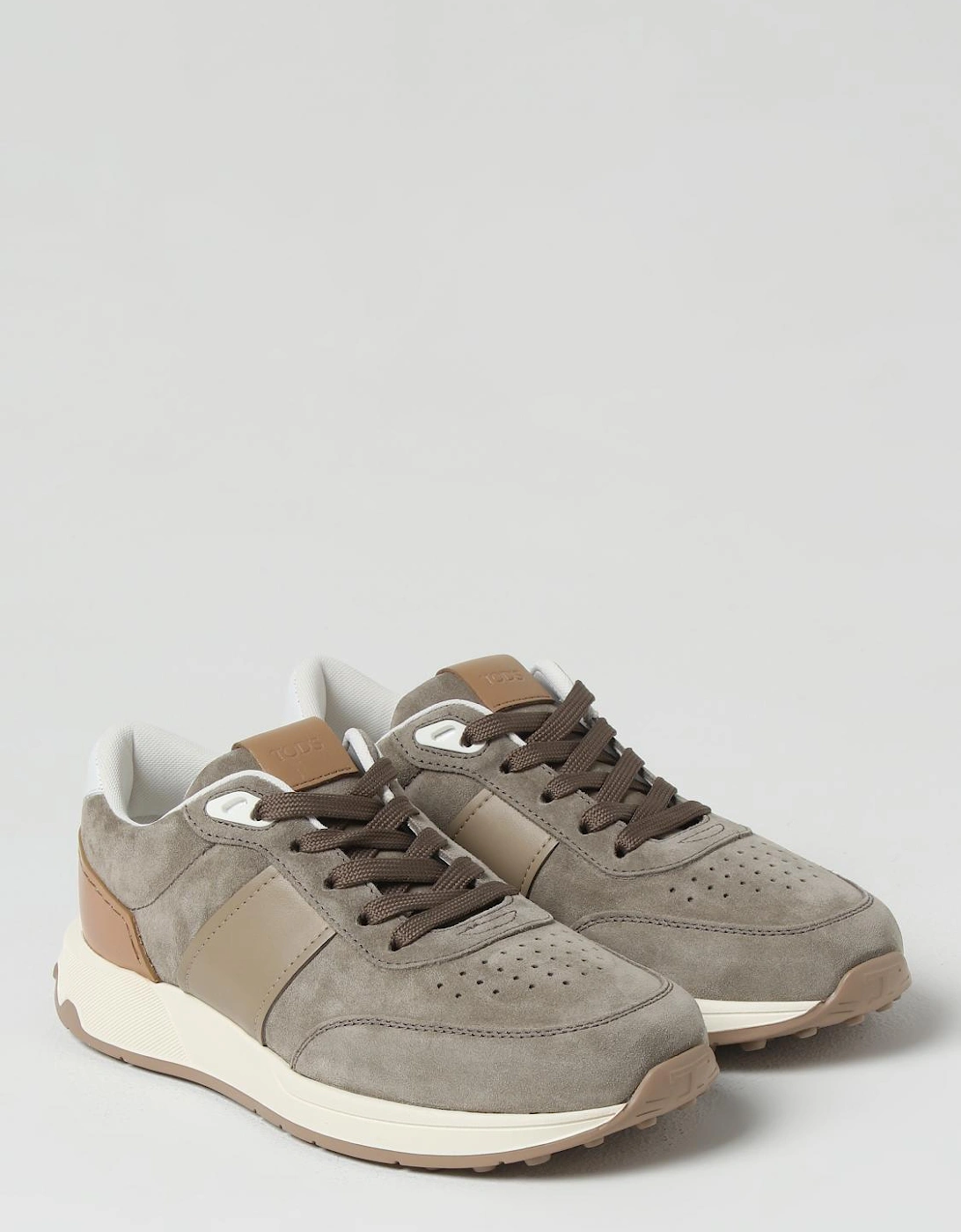 Athletic Footwear with Lace-Up Closure and Rubber Outsole for Enhanced Grip
