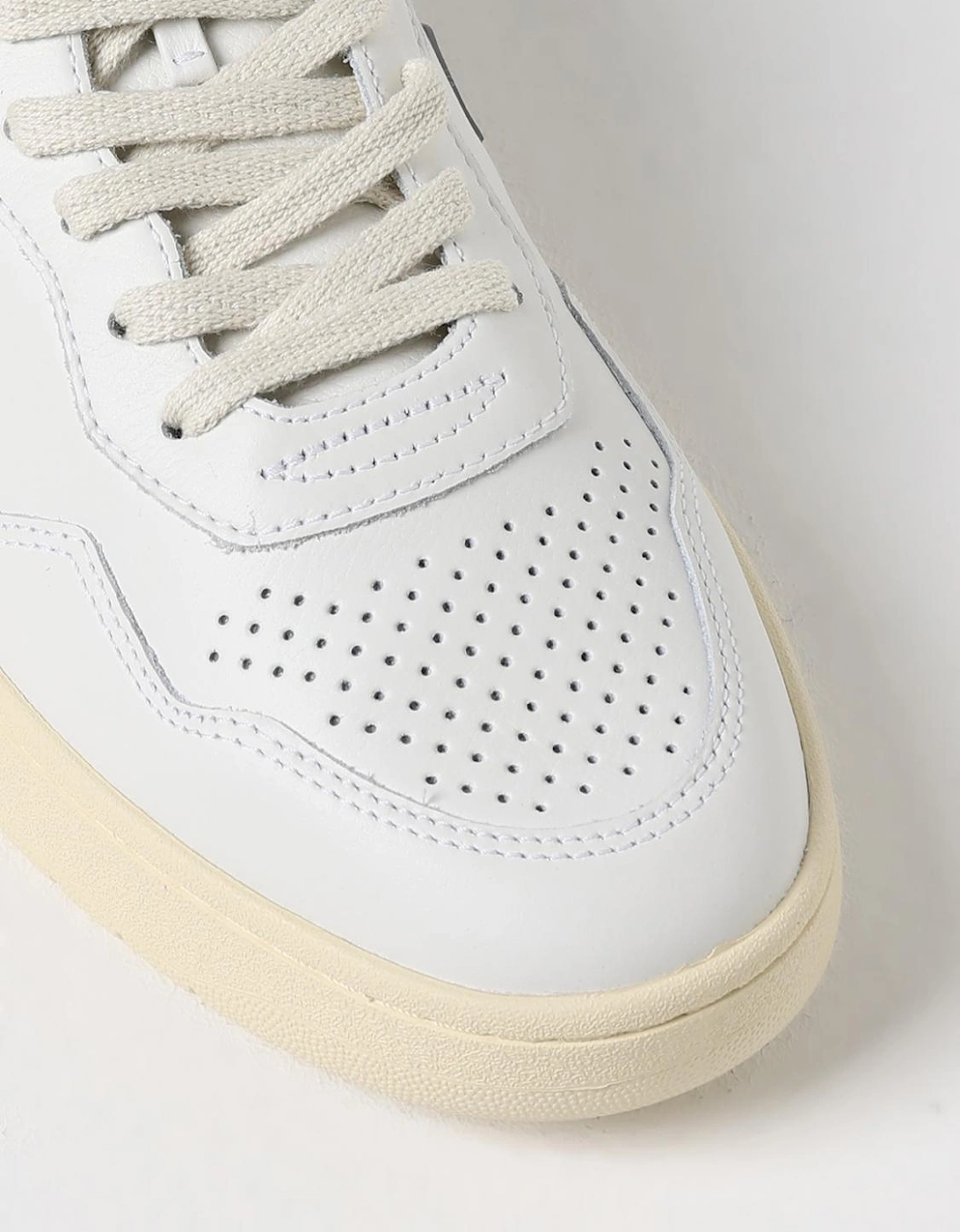 V10 WhiteNavy Leather Sneaker