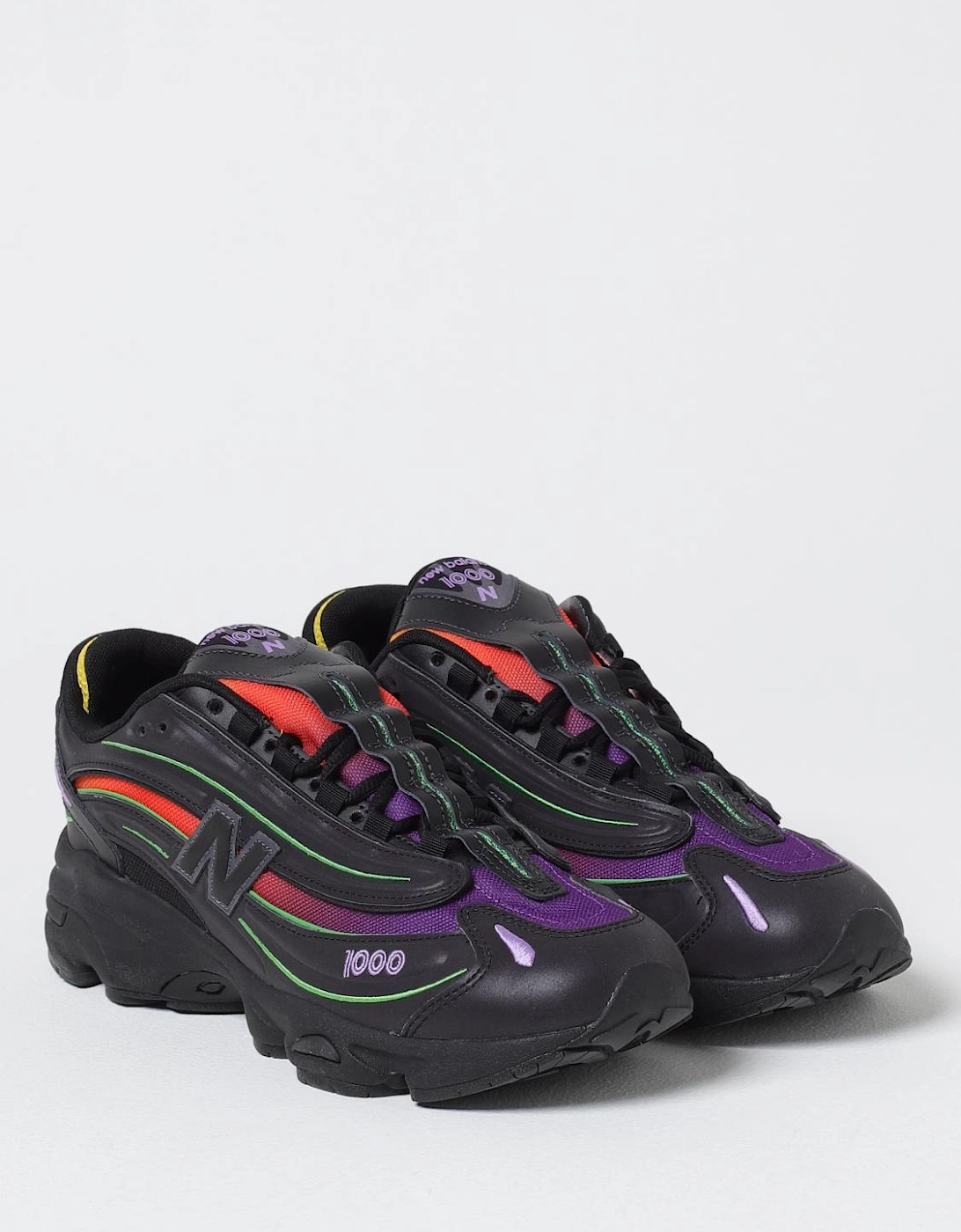 1000 Casual Sneakers