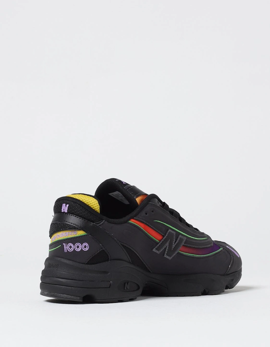 1000 Casual Sneakers