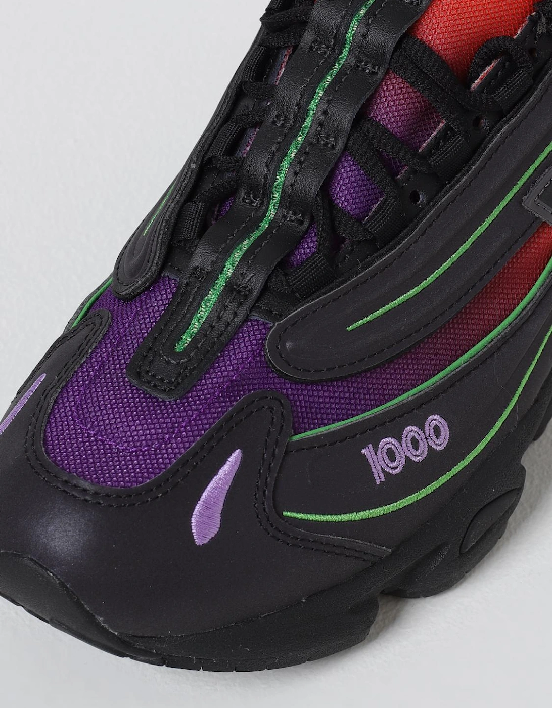 1000 Casual Sneakers