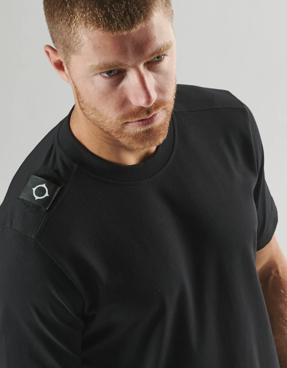 Mastrum Badge T-Shirt MAS8410 - Jet Black