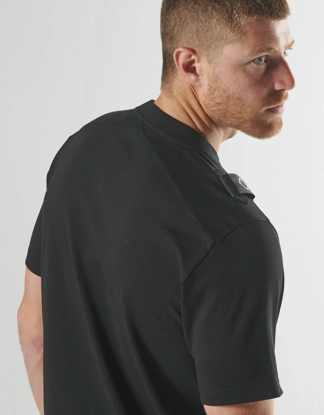 Mastrum Badge T-Shirt MAS8410 - Jet Black