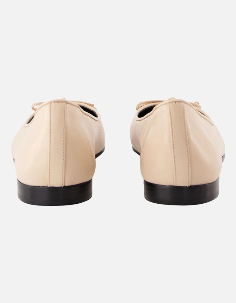 Cap Toe Leather Ballerinas with Smooth Goatskin and Round Toe