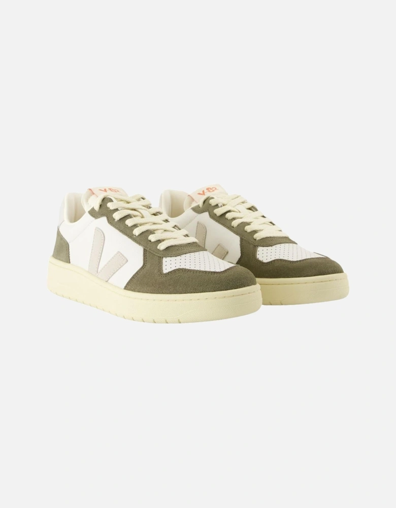 V10 Extra WhiteOlive LowTop Sneakers
