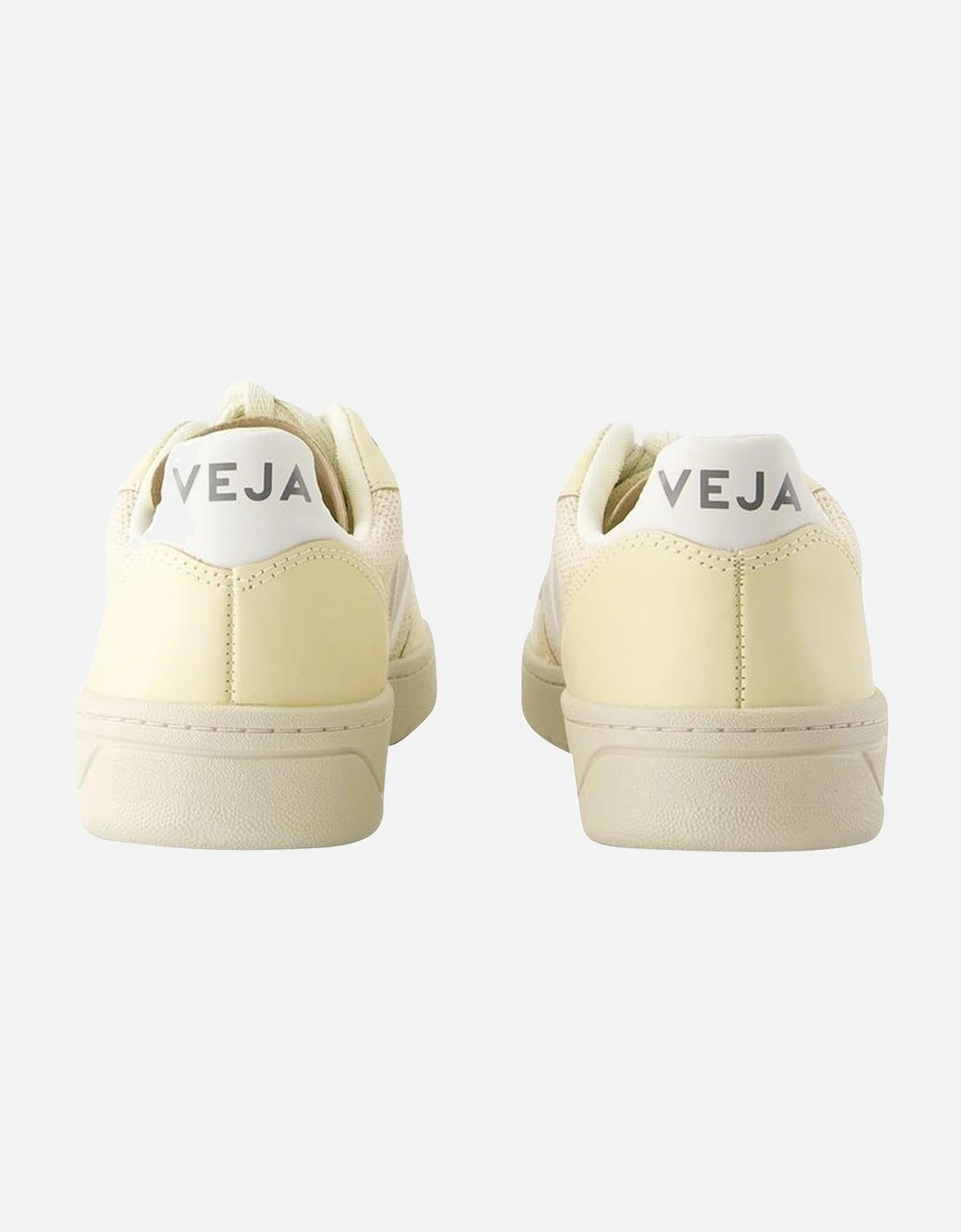 V10 Extra White LowTop Sneaker