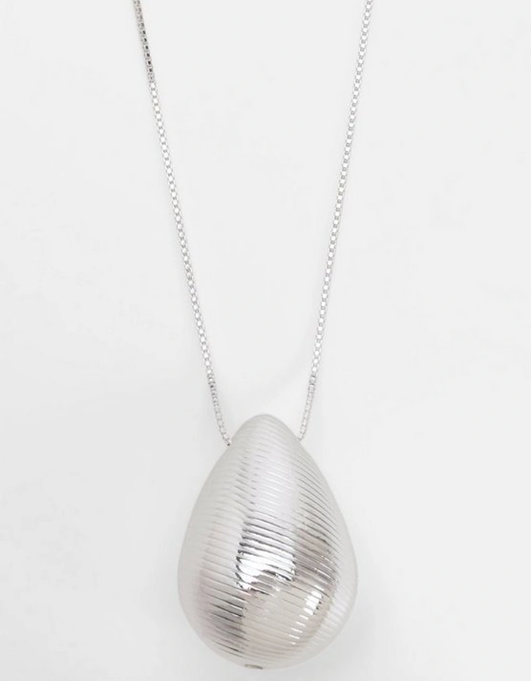 Pearl Detail Drop Necklace