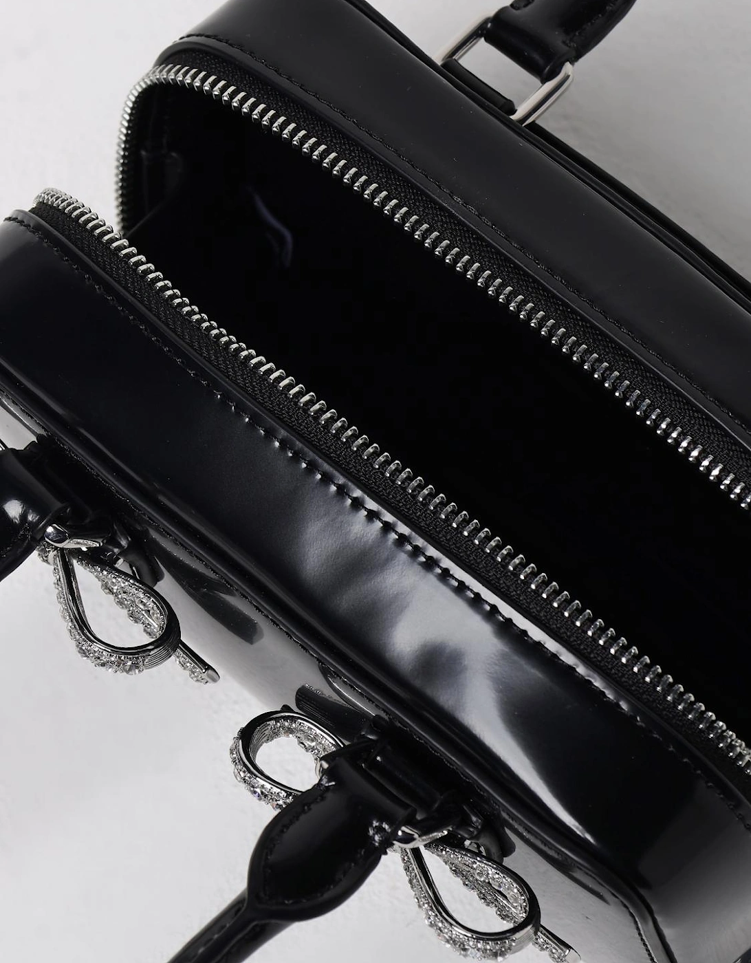 Bow Detail Patent Leather Box Bag