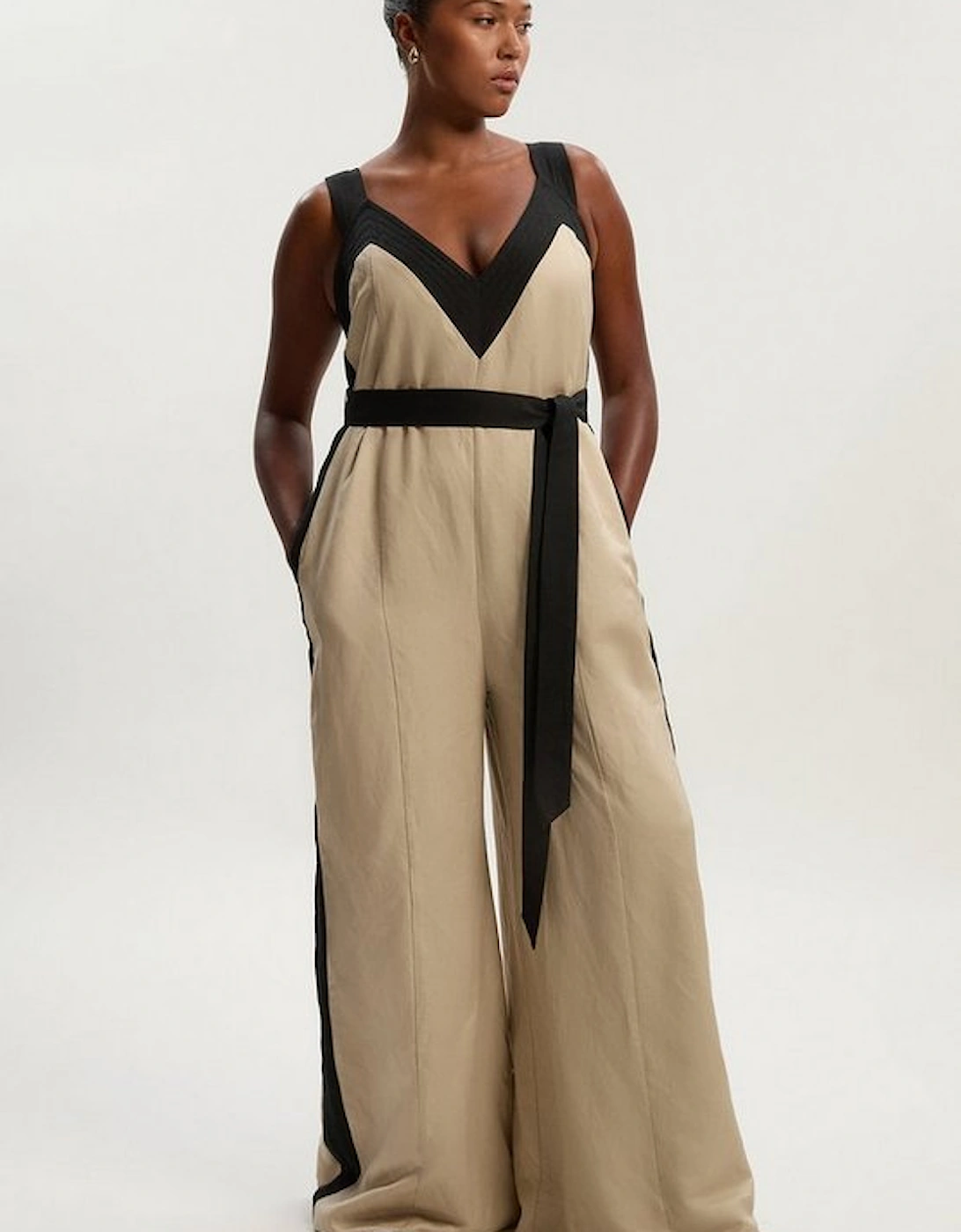 Plus Size Contrast Linen Cross Back Woven Jumpsuit