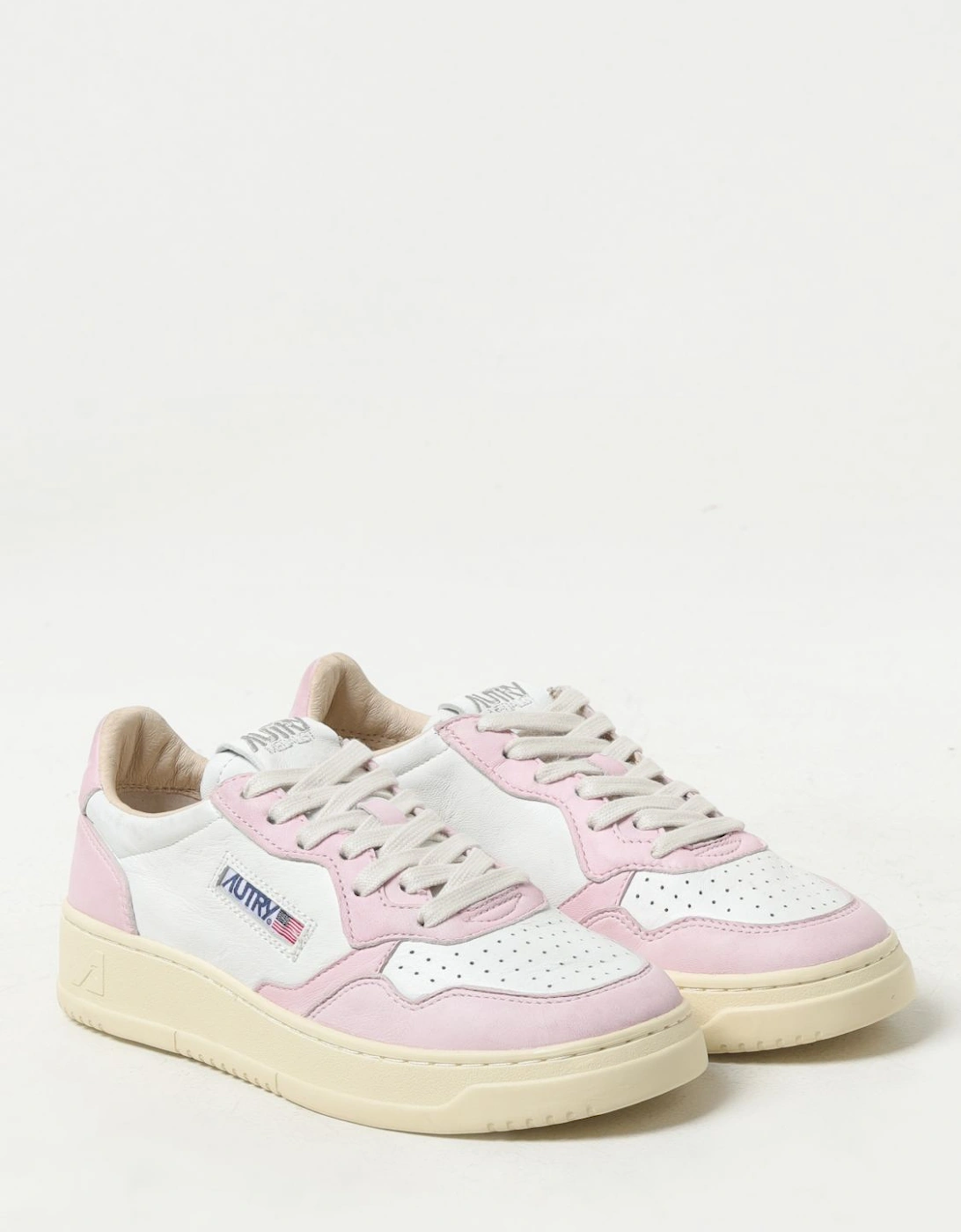 Medalist Low Top Sneaker