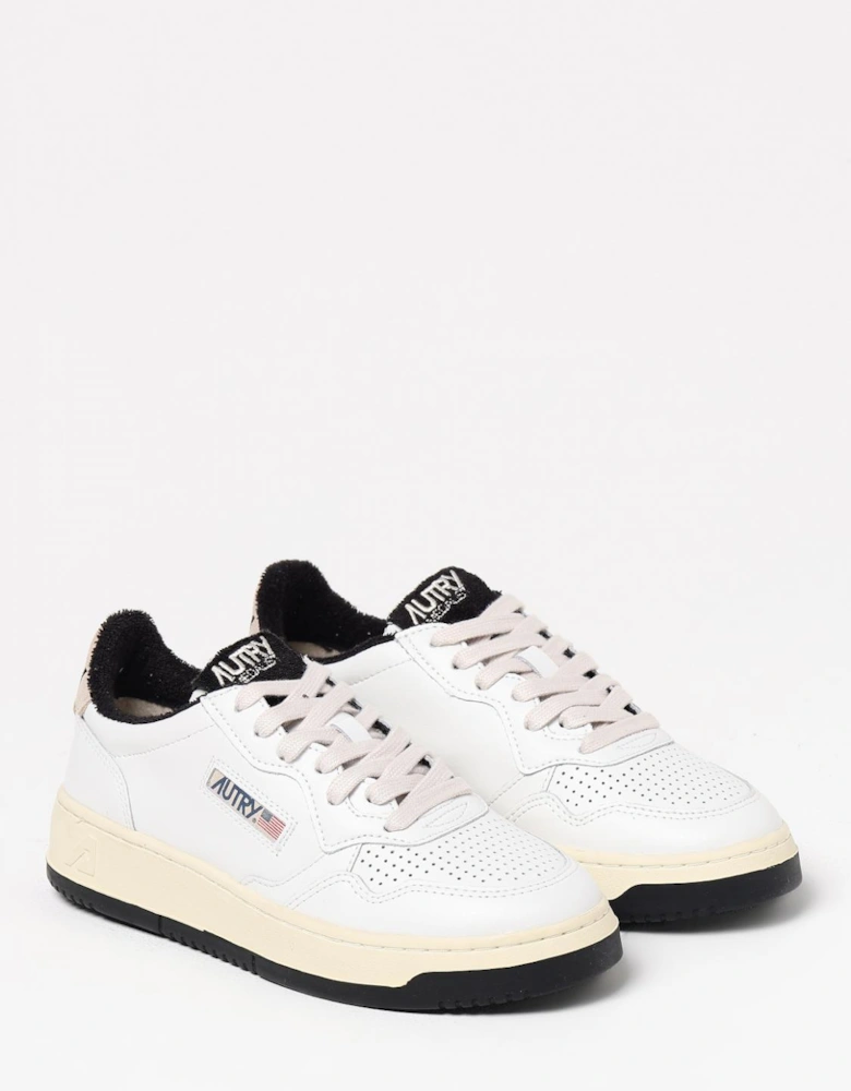 Medalist Low Top Sneaker