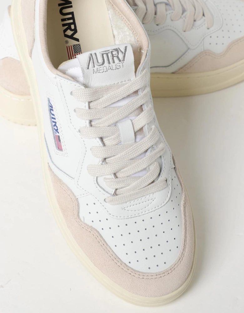 Medalist Low Top Sneaker