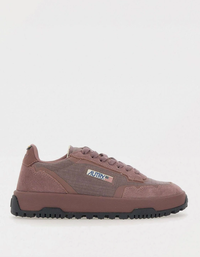 Medalist Low Top Sneaker