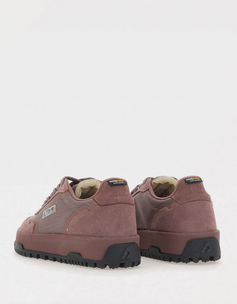 Medalist Low Top Sneaker