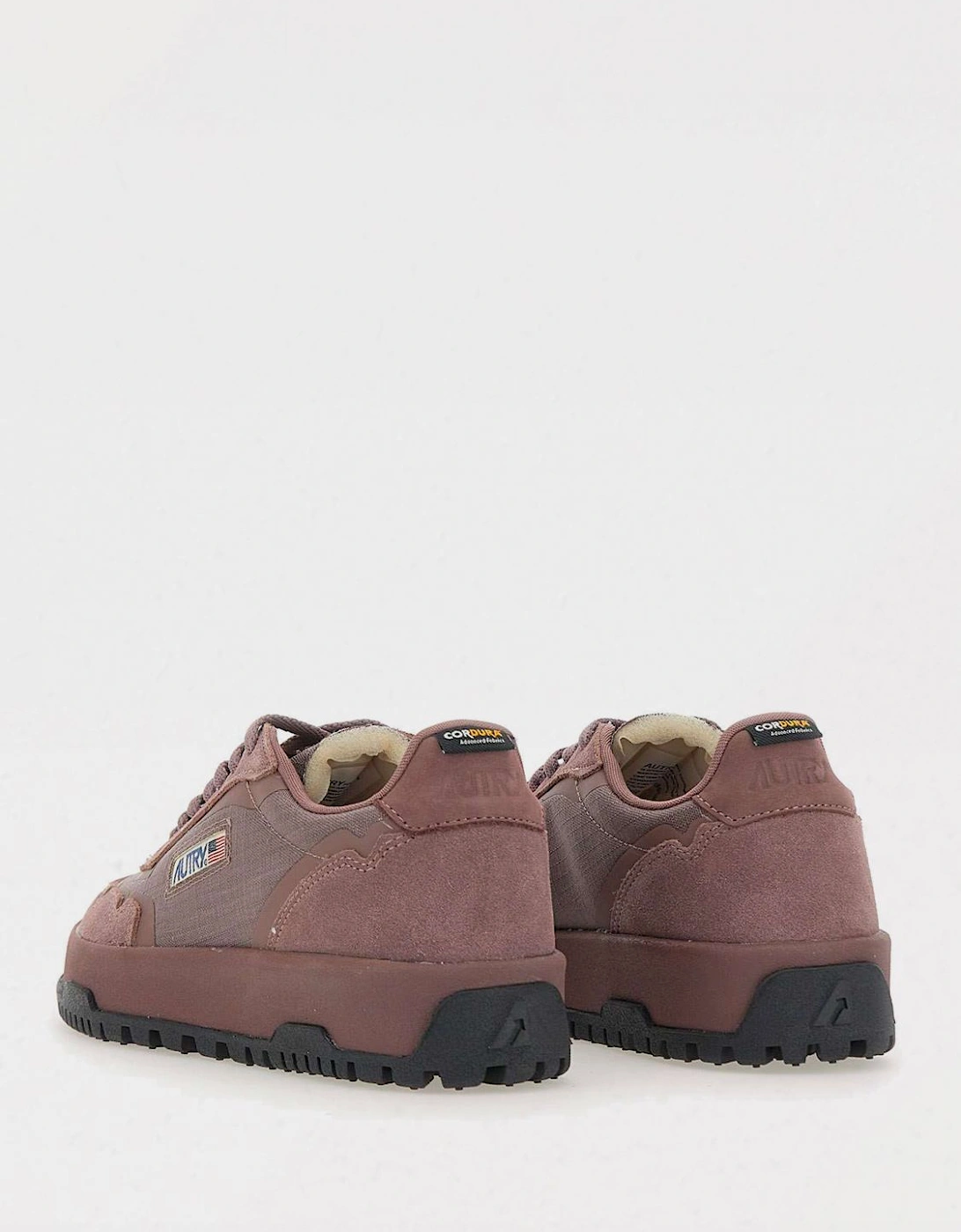 Medalist Low Top Sneaker