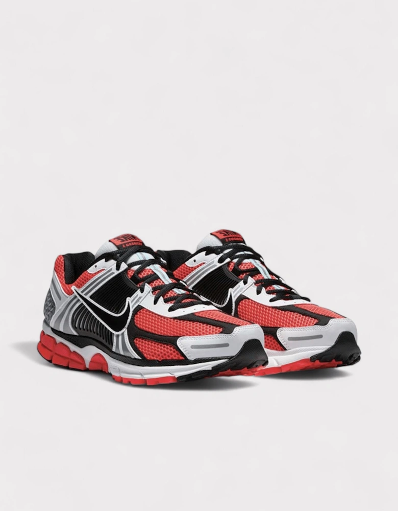 Zoom Vomero 5 SE Bright Crimson
