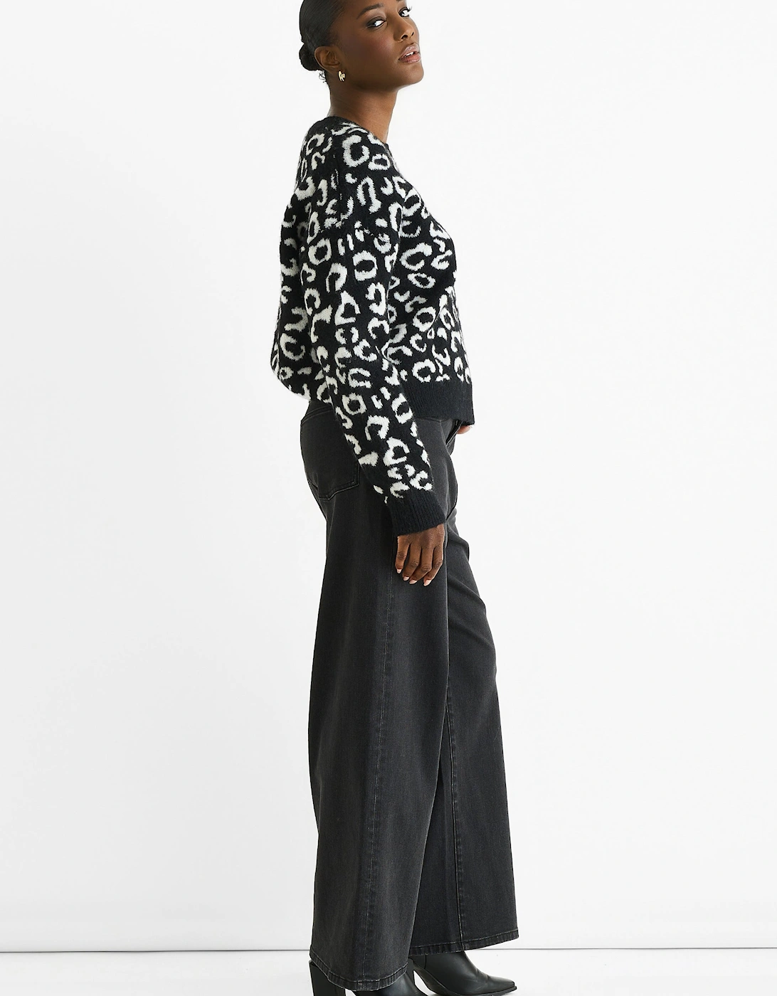 Black Animal Pattern loose Fit Knit Jumper