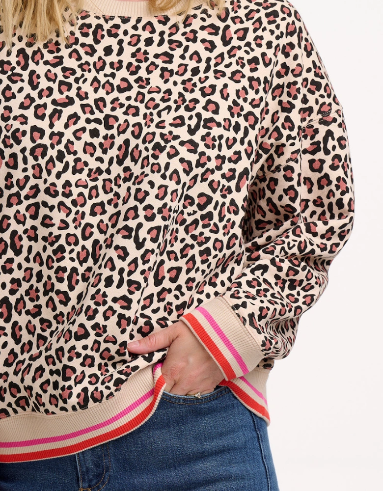Eadie relalxed sweatshirt in stone leopard print
