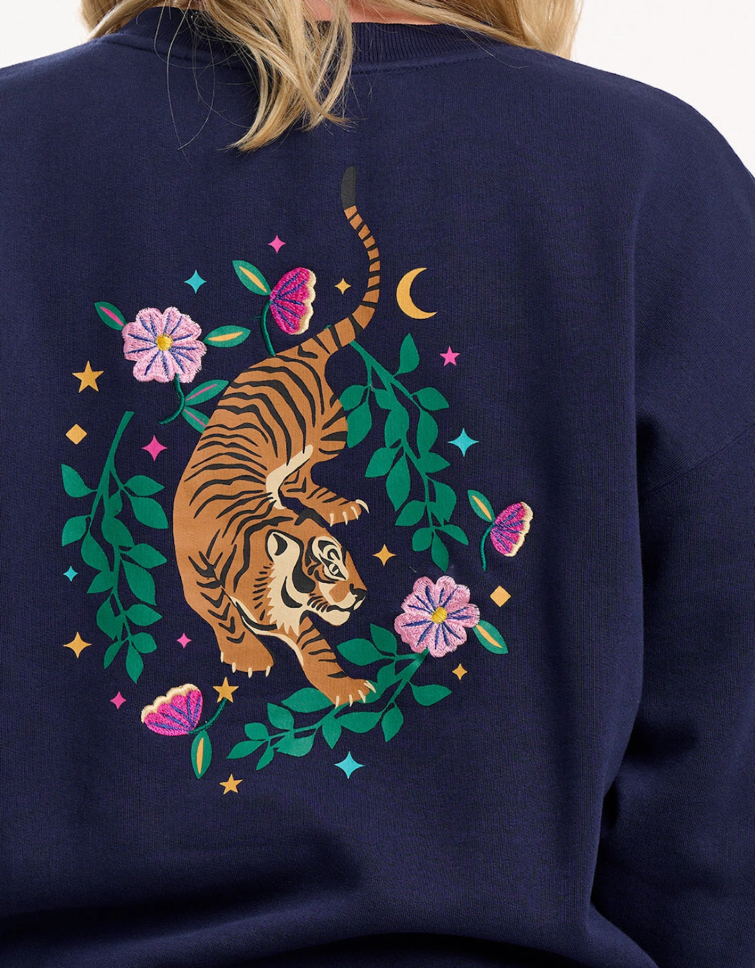 Eadie relalxed sweatshirt in midnight magic tiger