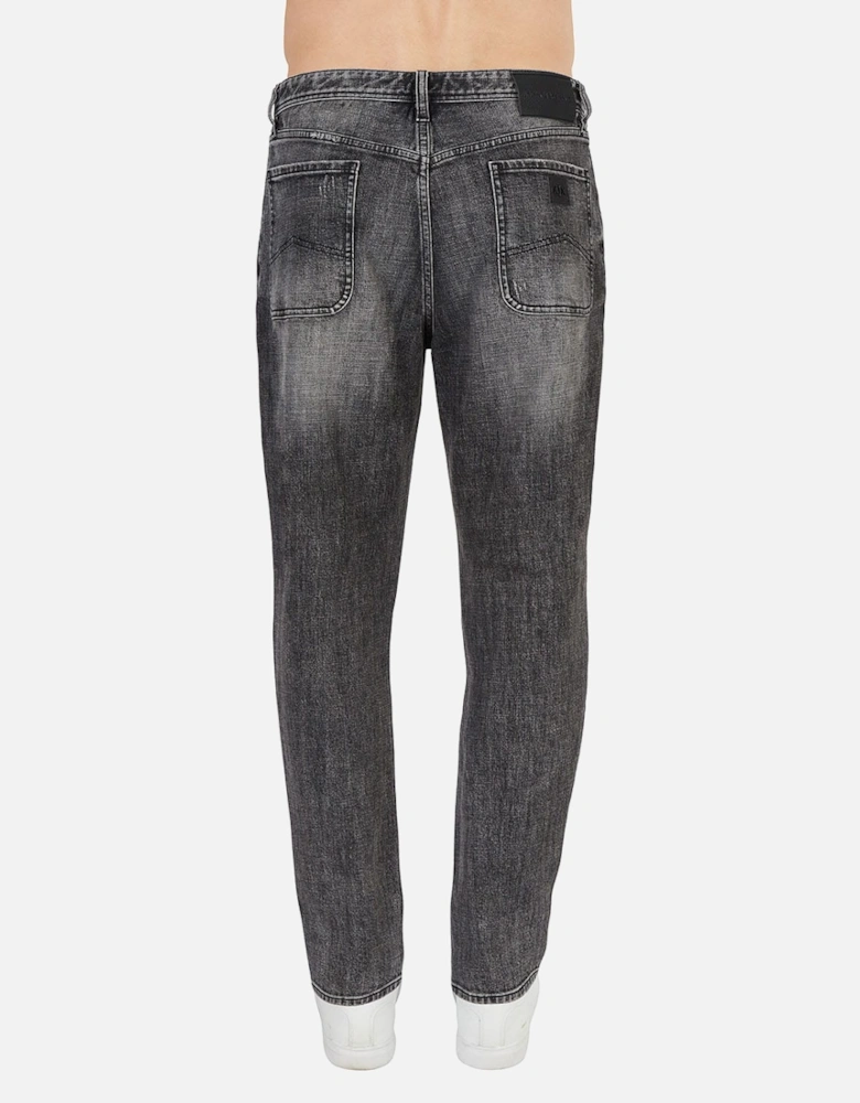 J90 Carrot-Fit Jeans