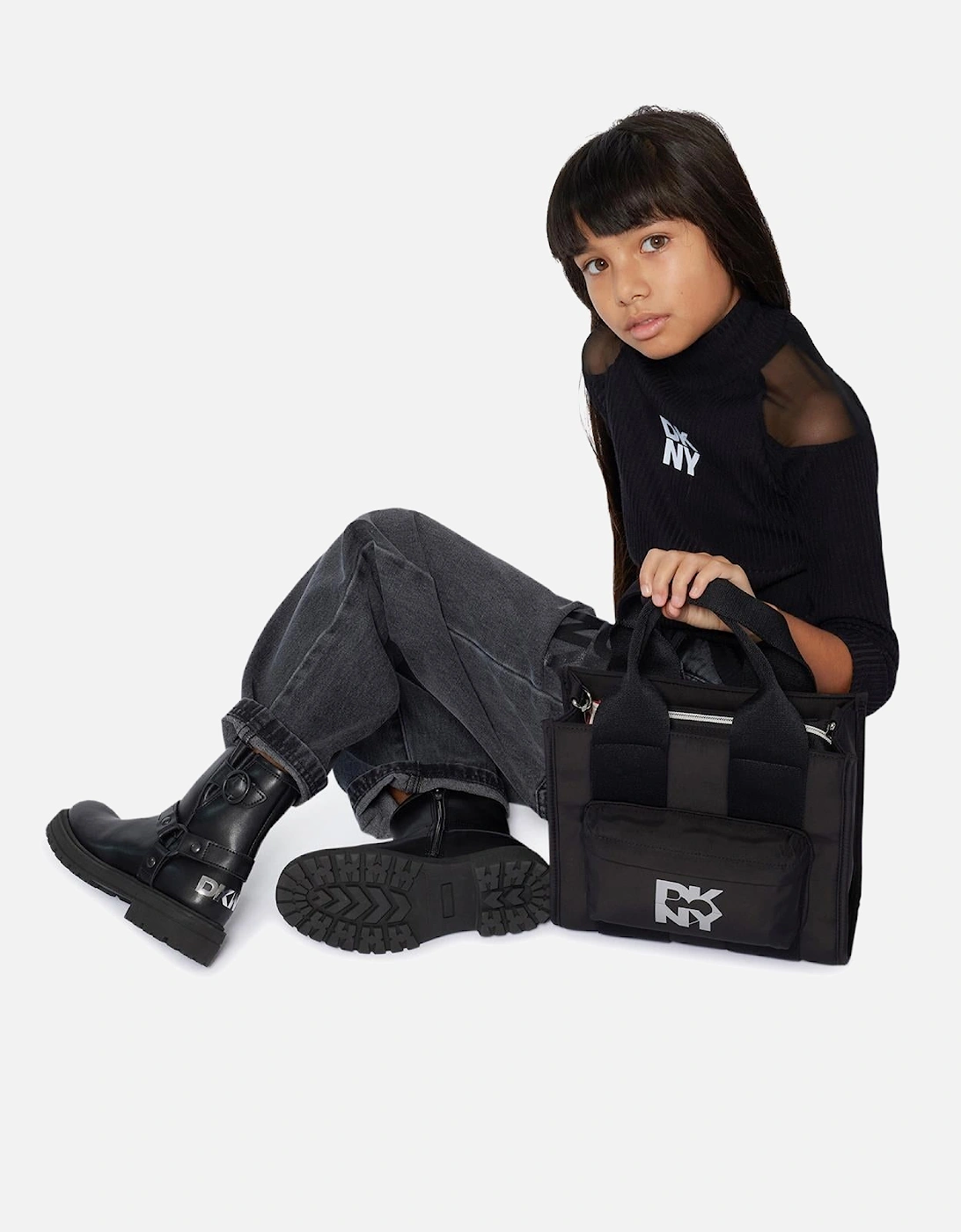 BLACK HANDBAG D62475