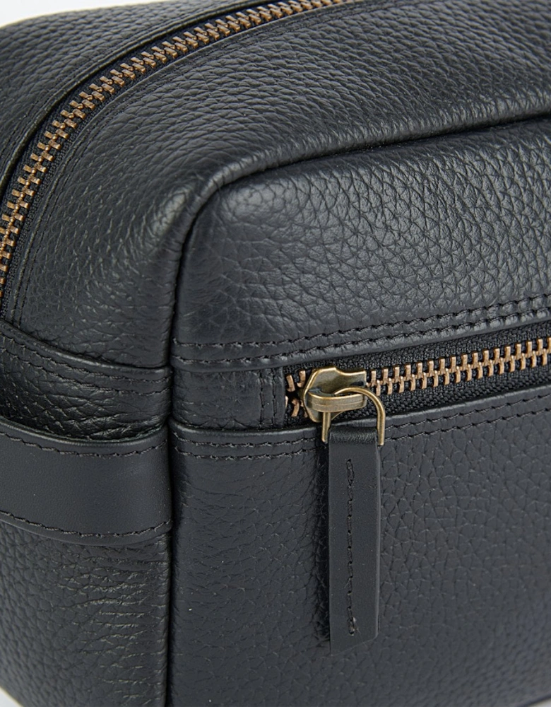 Highgate Mens Leather Washbag - Black