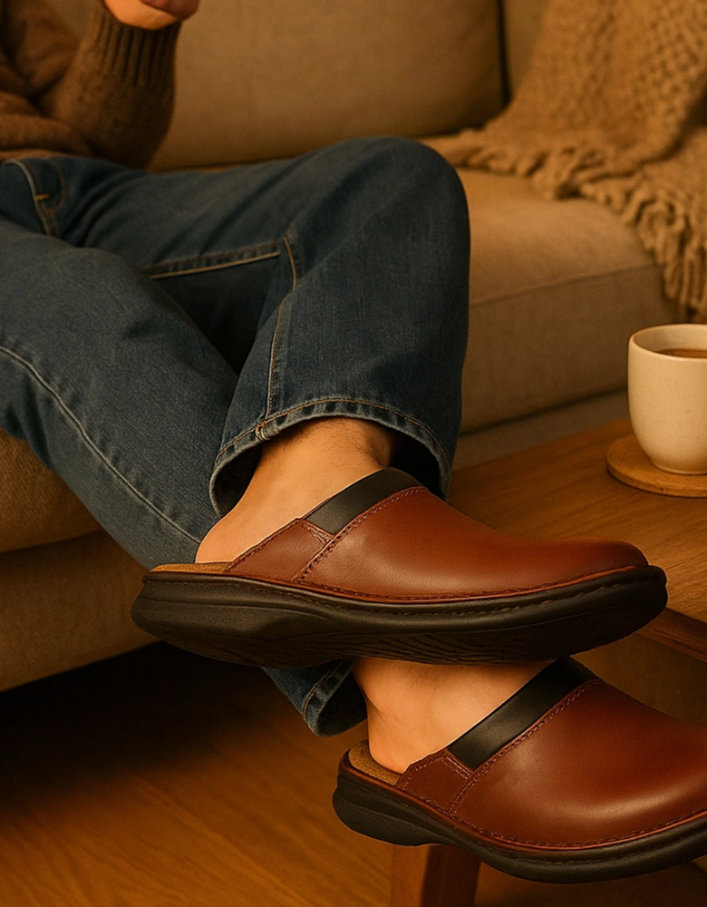 MAX Mens Clogs Brandy