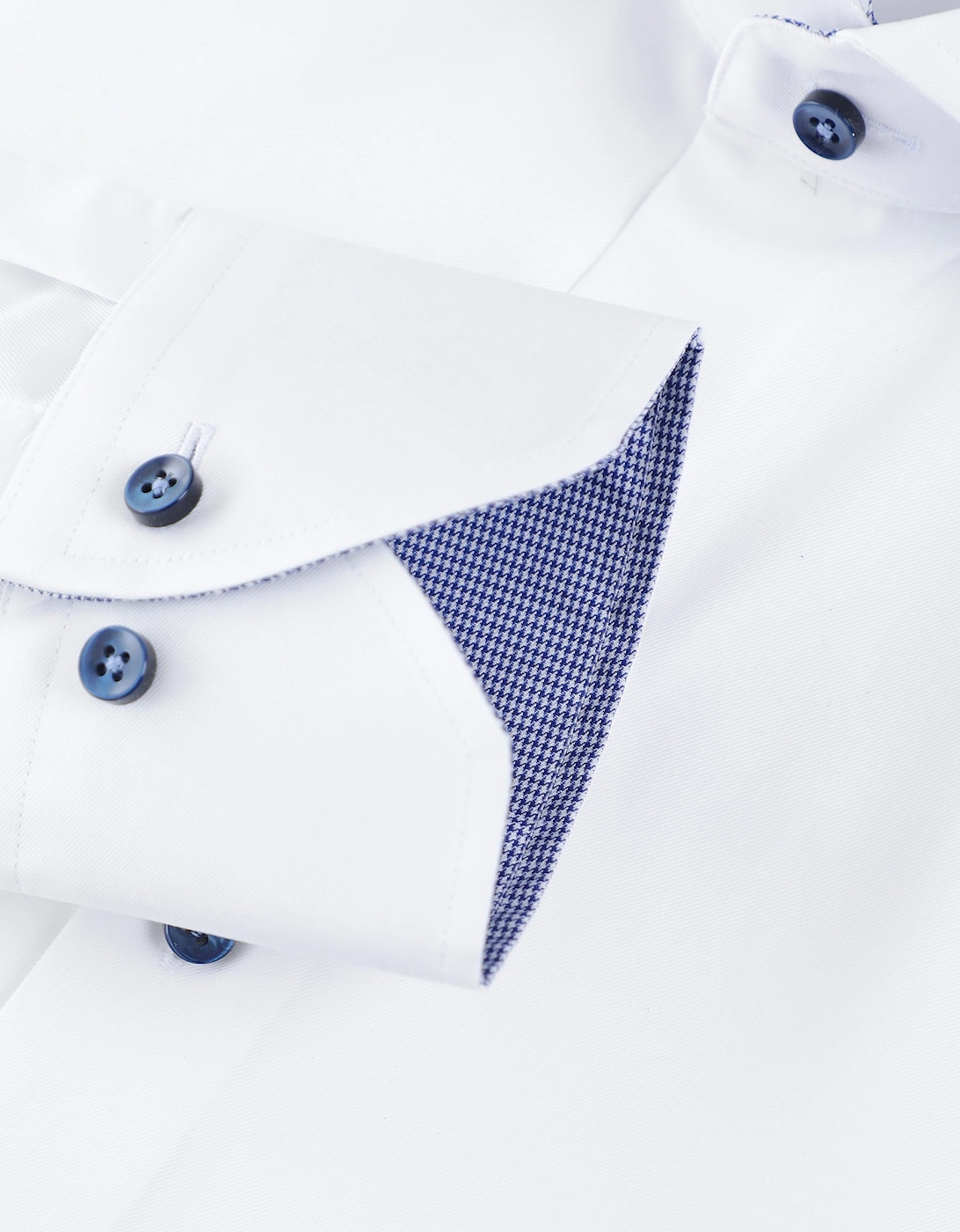 Fitted Body Houndstooth Trim Shirt
