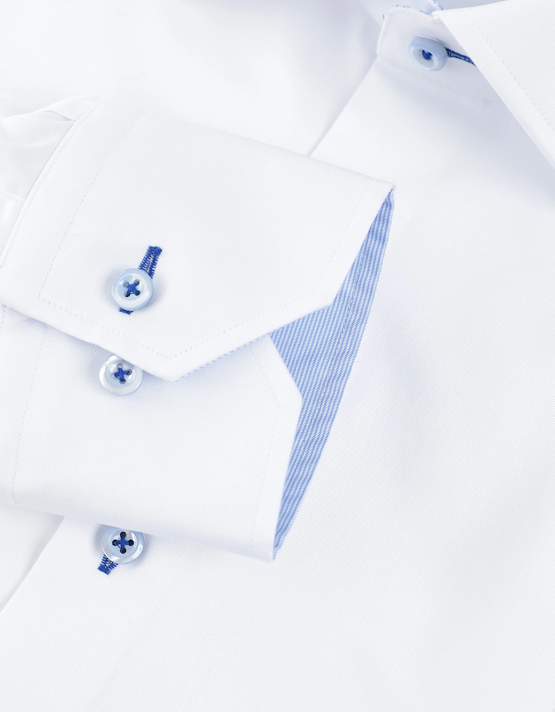 Fitted Body Contrast Trim Shirt