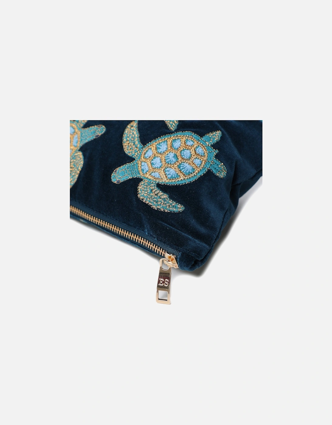 Turtle Conservation Everyday Pouch