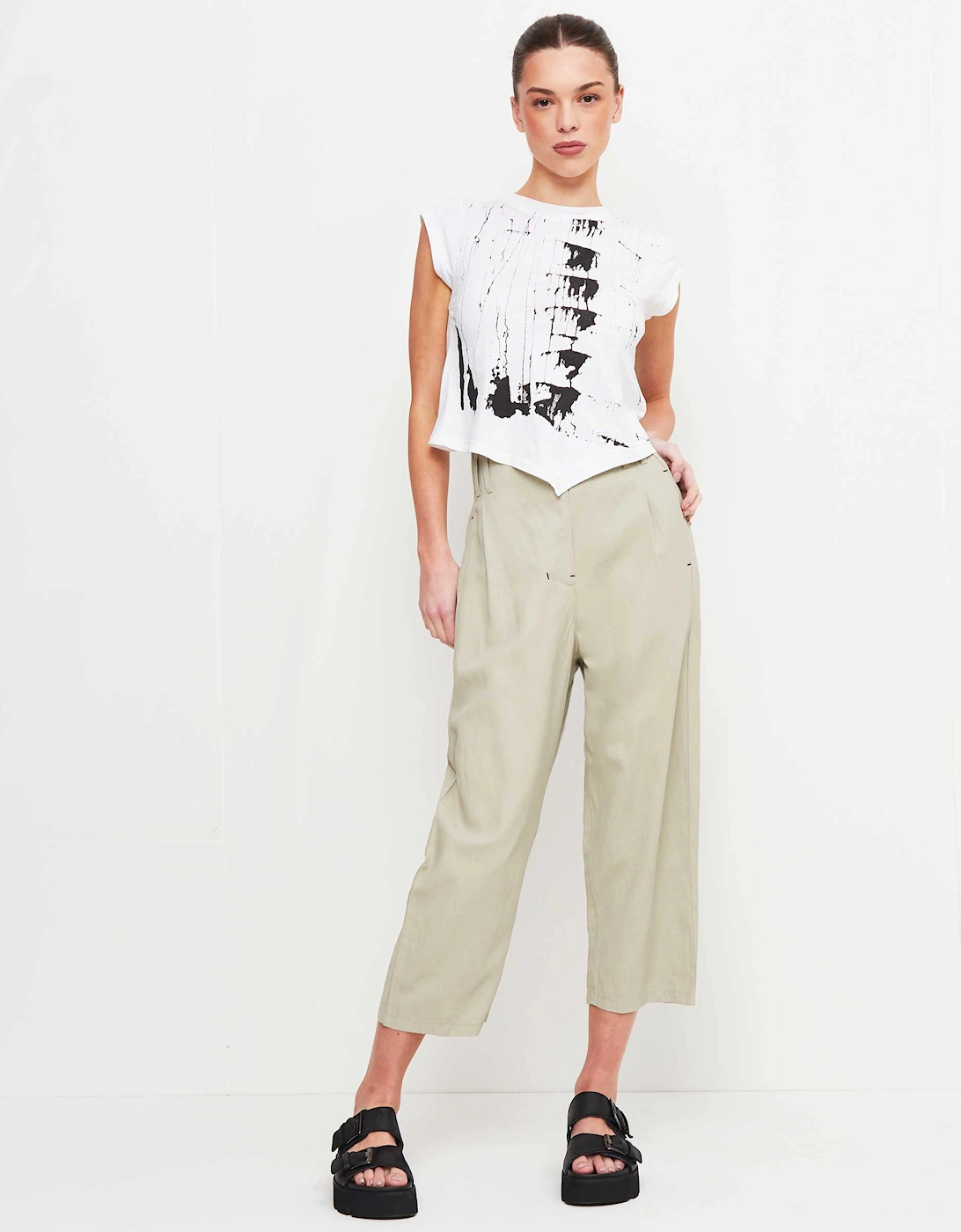 Cropped Pleated Trousers