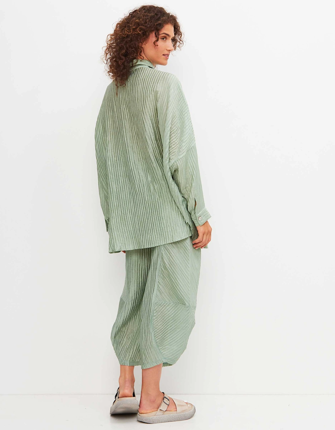 Pleated Barrel Leg Trousers