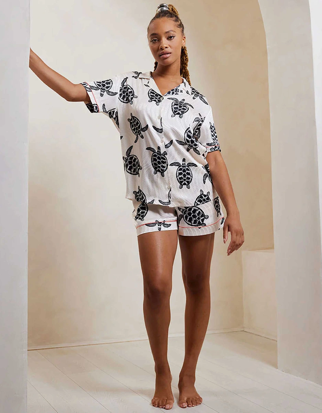 Satin Jacquard Turtle Short Pyjamas